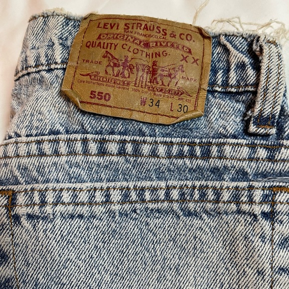 Vintage Levi 550 Relaxed Fit Distressed Jeans, Size 34x30 - Picture 8 of 12